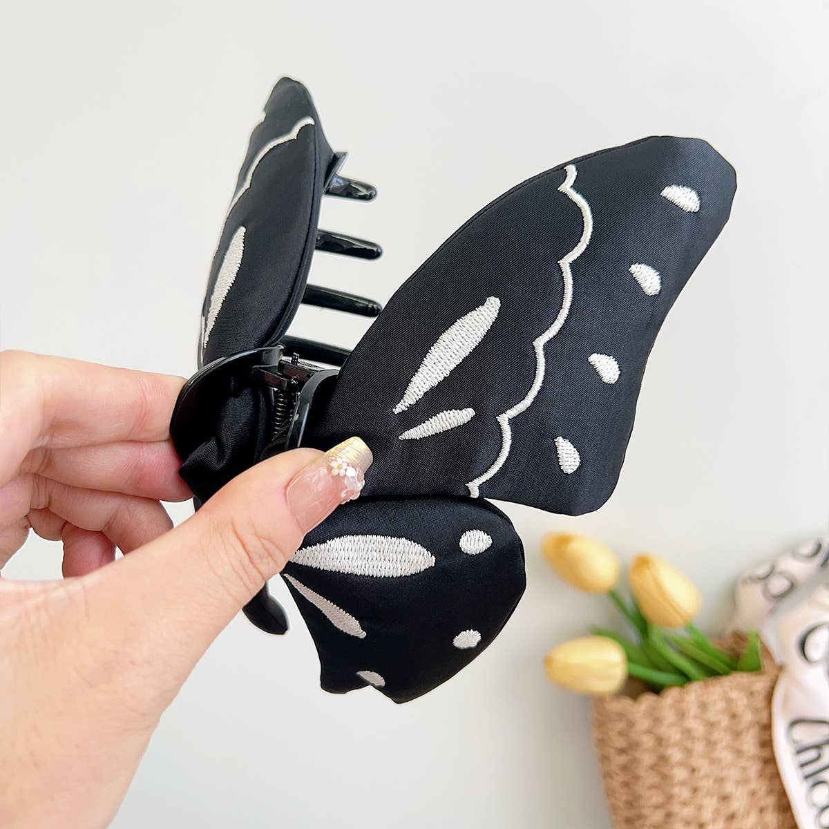 Sweet Butterfly Hair Claw Clip Fashion Accessory_Cwaha07372