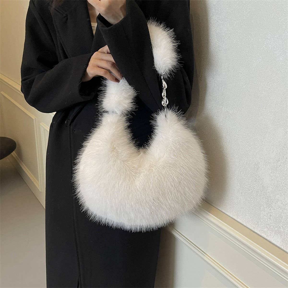 Winter Handbag Plush Shoulder Dumpling Bag_Cwab3970