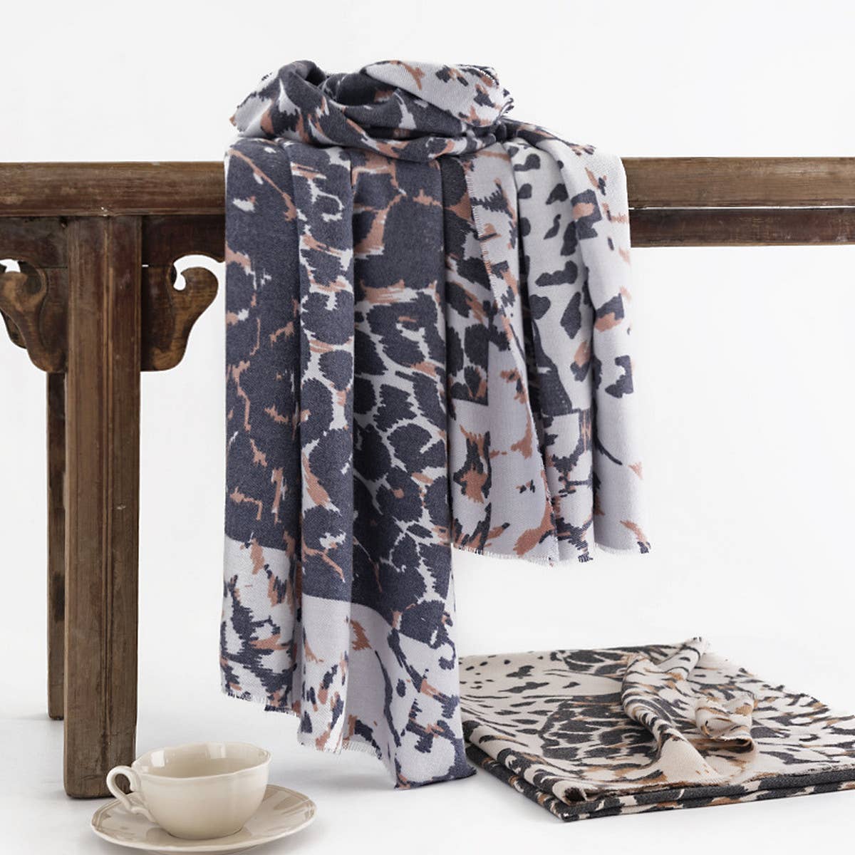 LEOPARD PRINT SCARF FOR WOMEN CHIC WINTER WARMTH_CWASC0468