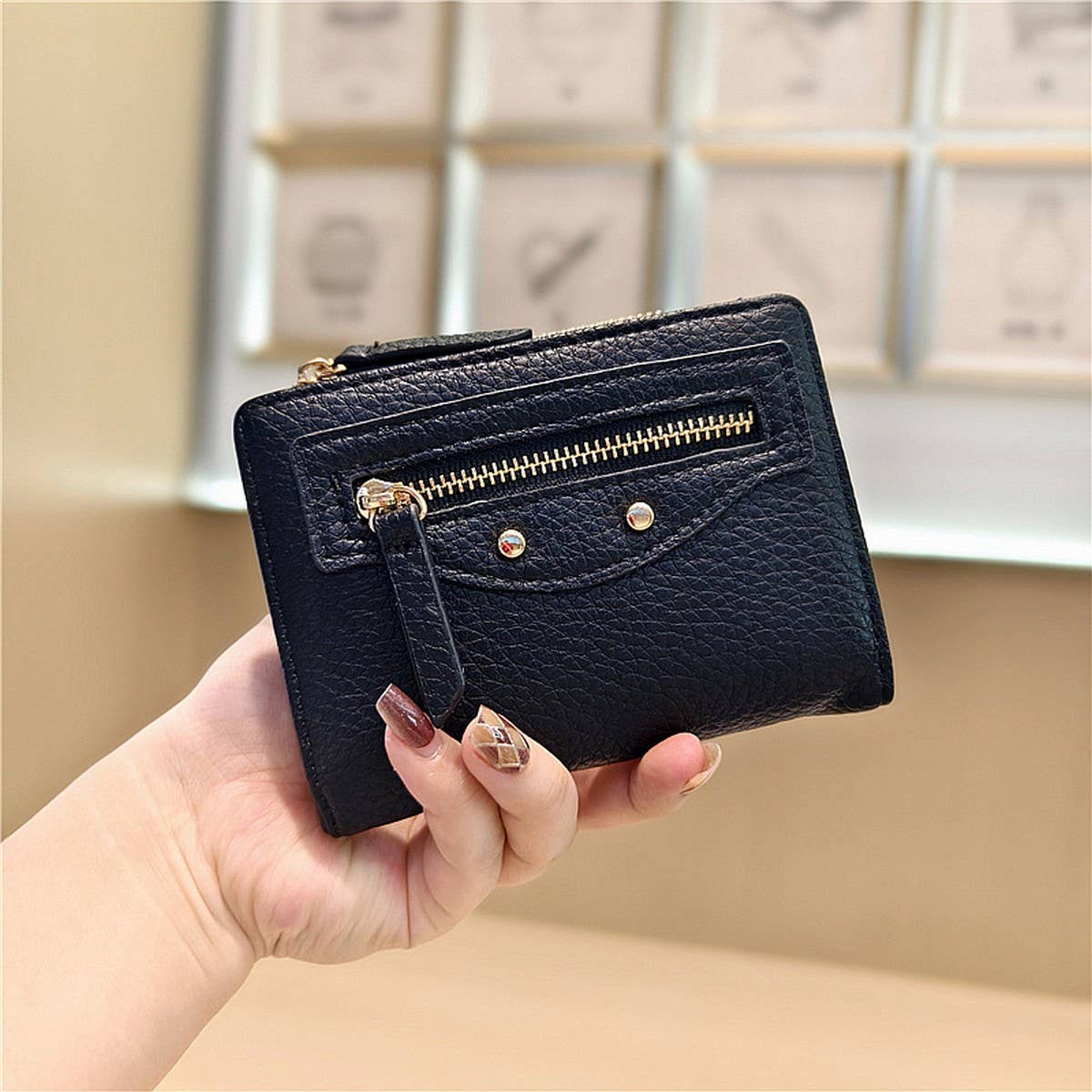 Minimalist Zip Wallet With Studded Details_Cwab06234