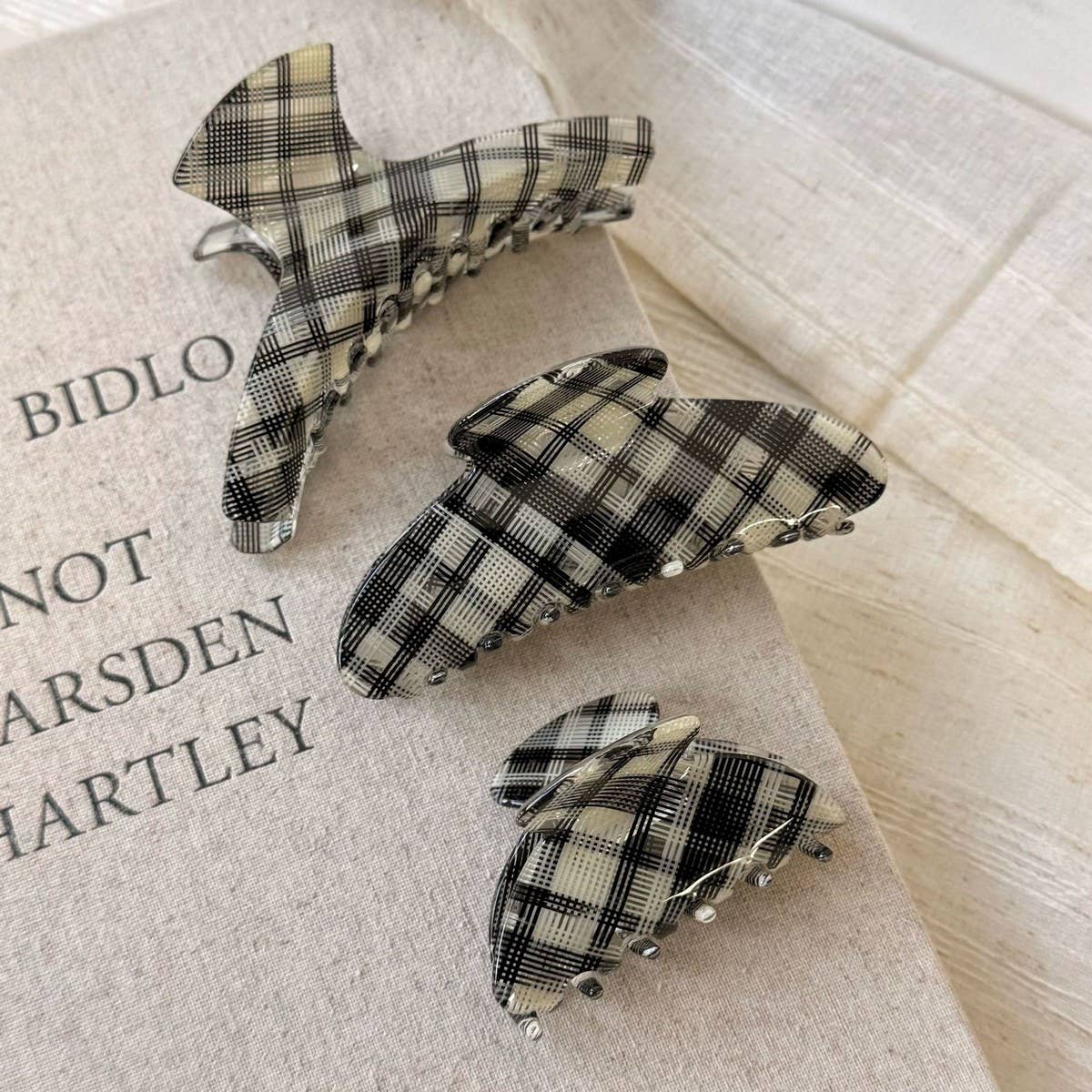 Plaid Claw Clip Retro Arc Hair Grip Accessory_Cwaha07769