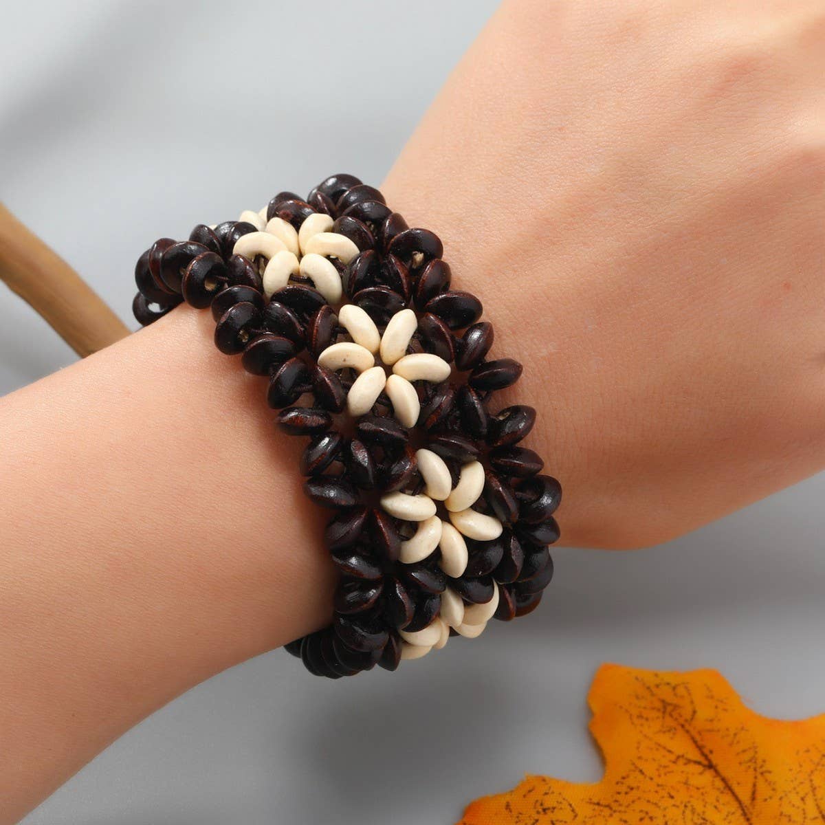 COCONUT SHELL ETHNIC STYLE HANDMADE BRACELET_CWMM4410