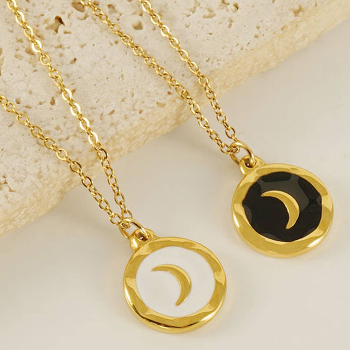 STAINLESS STEEL PLATED 18K GOLD MOON NECKLACE_CWAJE0695