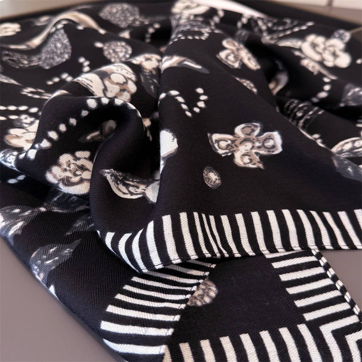 Elegant Code Herringbone Cotton-Linen Scarf_Cwasc03445