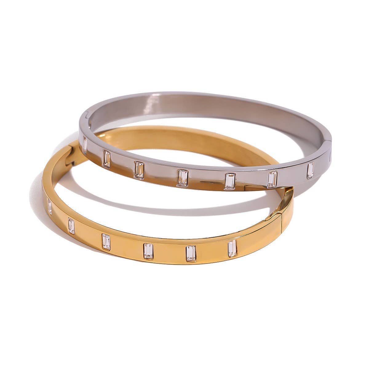 Zircon Clasp Bangle In Stainless Titani Steel_Cwaje4875