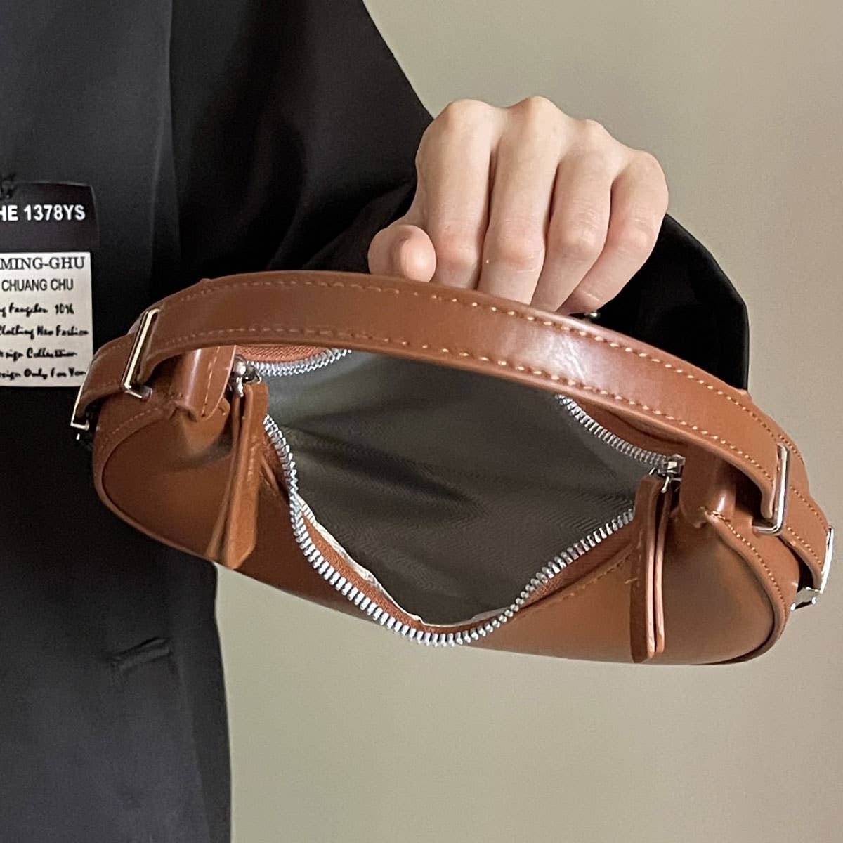 FASHION LOCK CRESCENT SHOULDER HANDBAG_CWAB0967