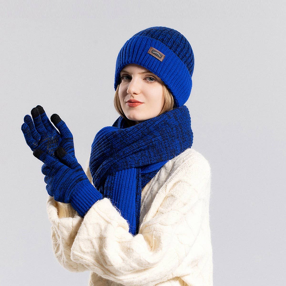 OUTDOOR WARM GLOVES AND SCARF THREE PIECE SET_CWASC1138