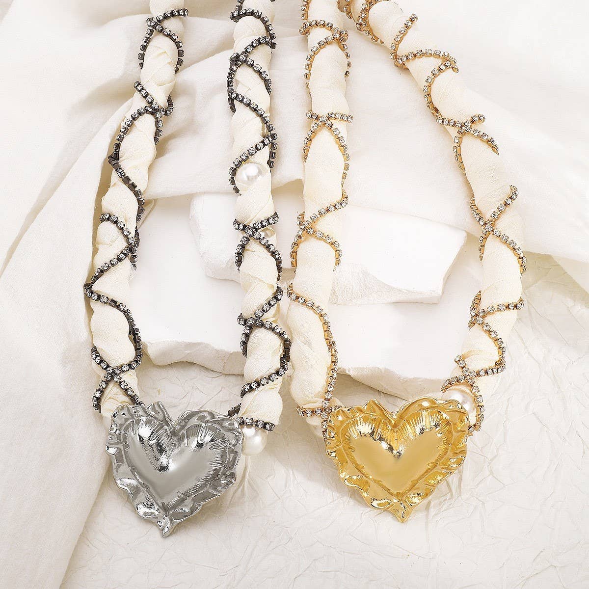 FASHIONABLE WOVEN FABRIC PEARL NECKLACE_CWMM3144