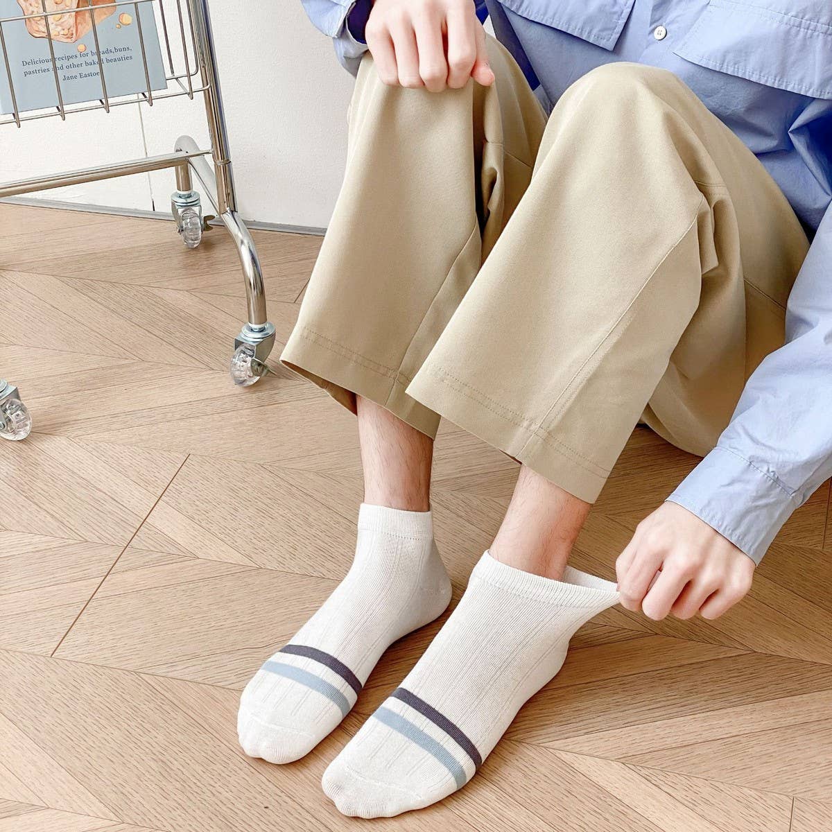 Two-Bar Solid Color Breathable Socks For Men_Cwms2004