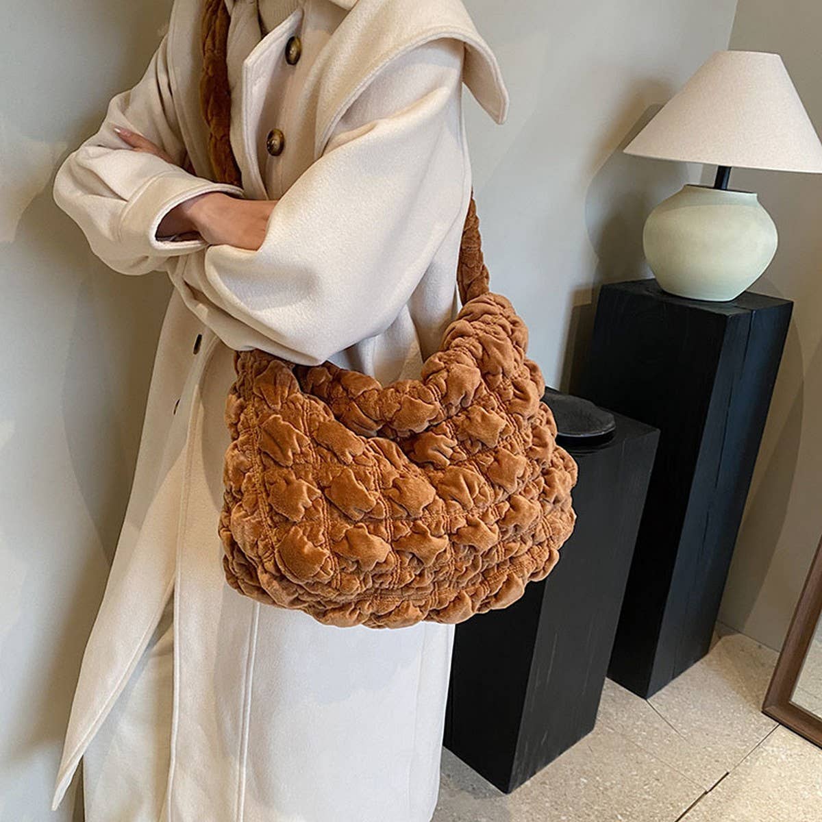 Velvet Puffy Cloud Shoulder Crossbody Bag_Cuab00487