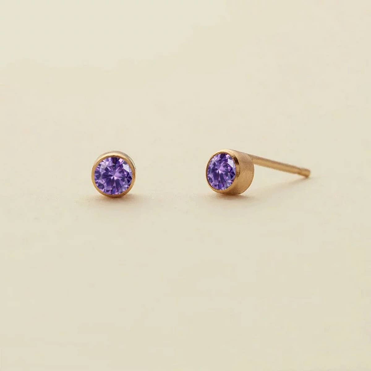 DECEMBER SIMPLE COLORED ZIRCONIA EARRINGS_CWMM5729