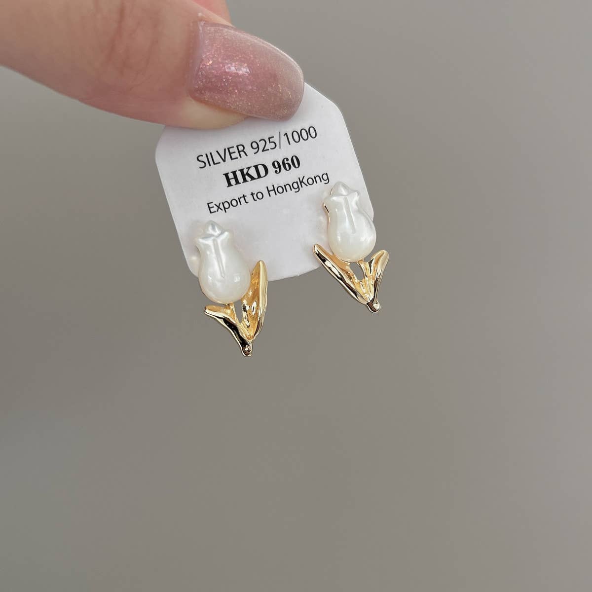 LIGHTWEIGHT LUXURIOUS SHELL TULIP EARRINGS_CWAJE1293