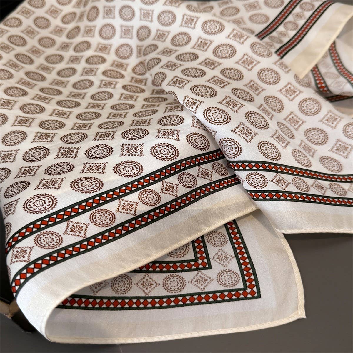Fashion Printed Silk Satin Square Head Scarf_Cwasc03435