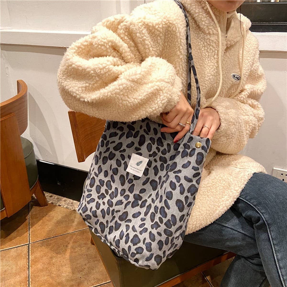 Cwab3899_Corduroy Snap-Button Large-Capacity Shoulder Bag