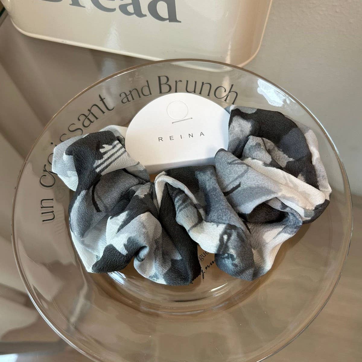 NEW RETRO GENTLE FLOWER HAIR SCRUNCHIES_CWAHA1742