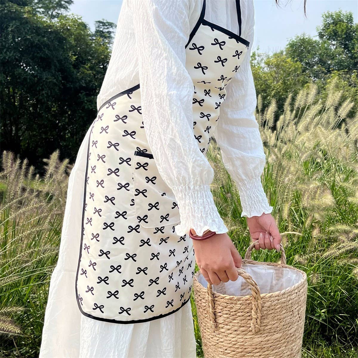 BOWKNOT FULL BODY WATERPROOF AND OIL PROOF APRON_CWMM5839