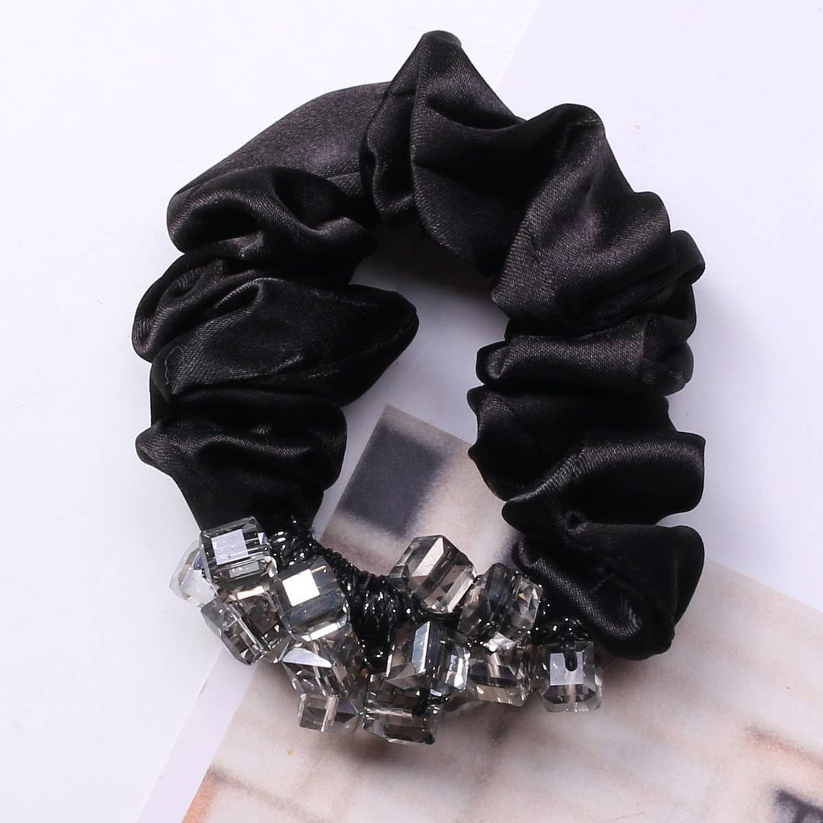 ELEGANT CRYSTAL SCRUNCHIE FASHION HAIR TIE_CWAHA6863