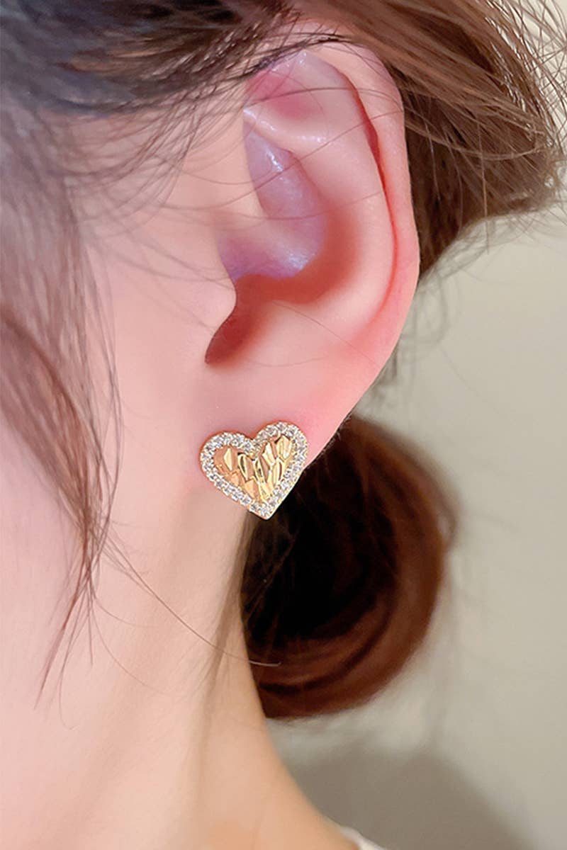 GOLD COLOR HEART EARRINGS_CWAJE0276