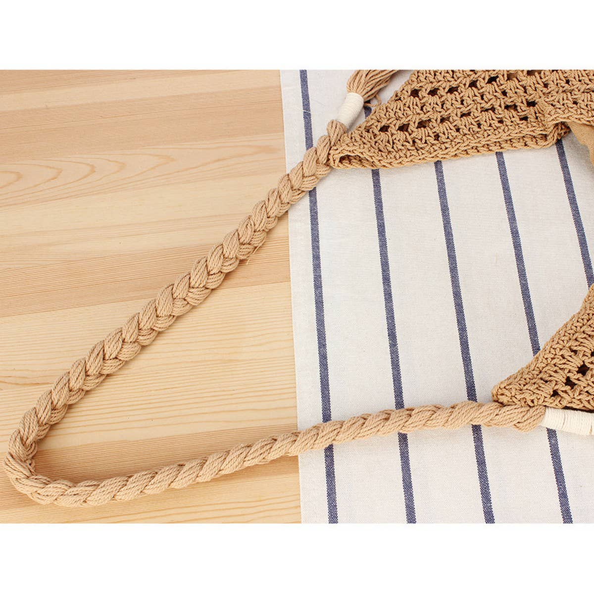 EXQUISITE HOLLOW HAND WOVEN TRIANGLE BAG_CWAB2030