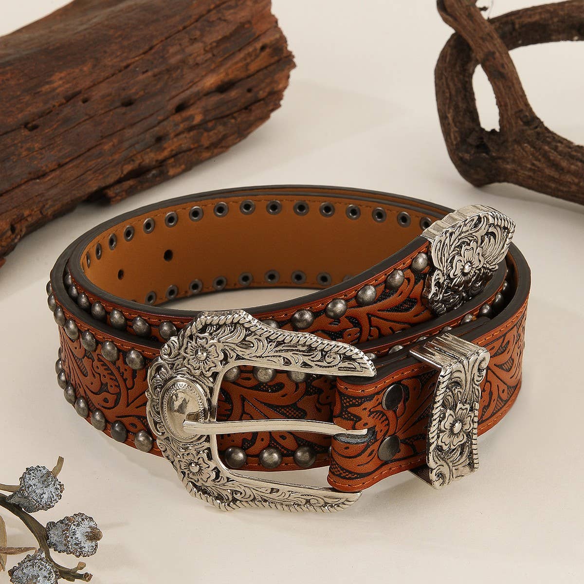 Metal Vintage Distressed Rivet Embossed Belt_Cwmm3954