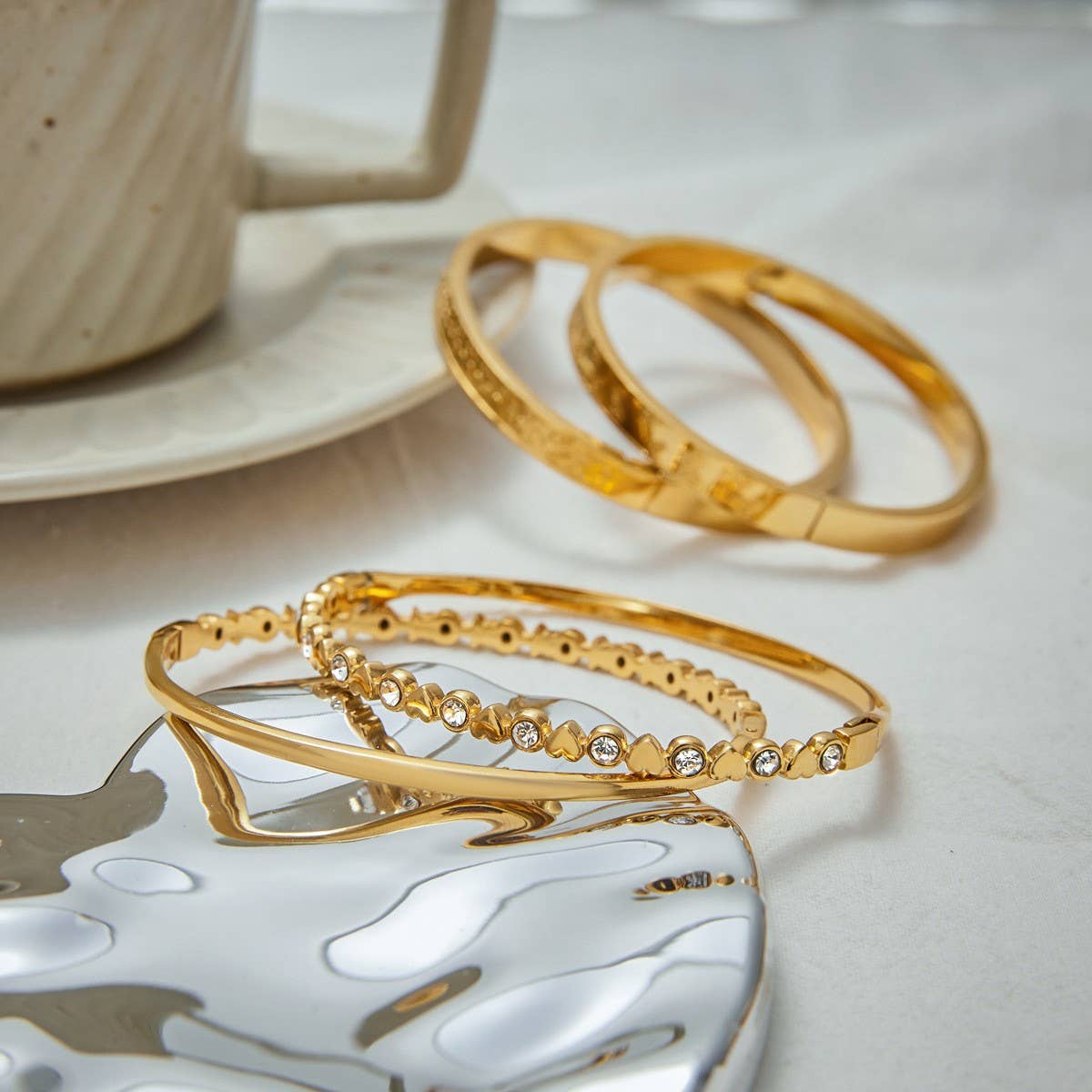 18K GOLD TITANIUM STEEL HEART ZIRCON OPEN BANGLE_CWAJE4680