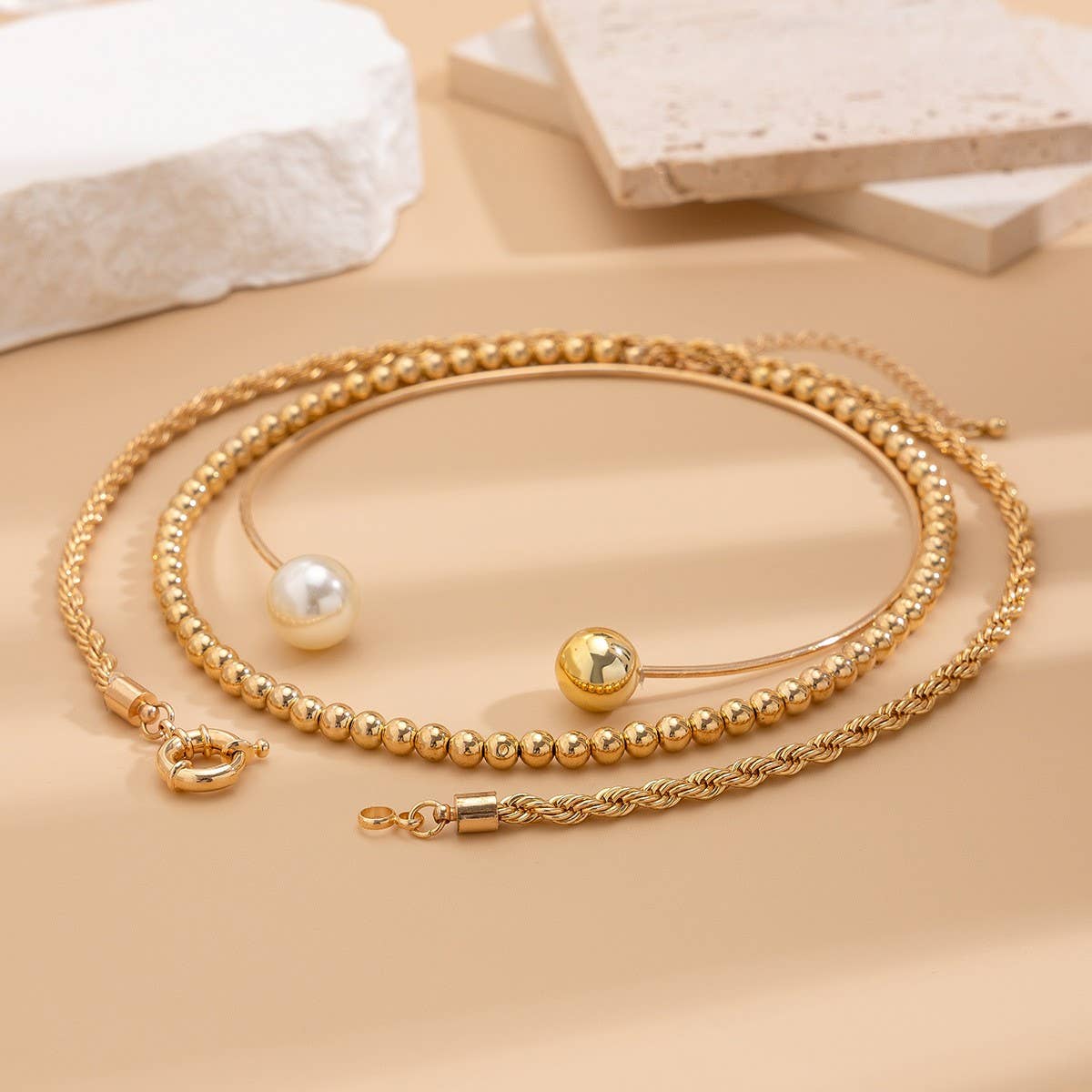 Versatile Geometric Faux Pearl Twisted Necklace_Cwmm3131