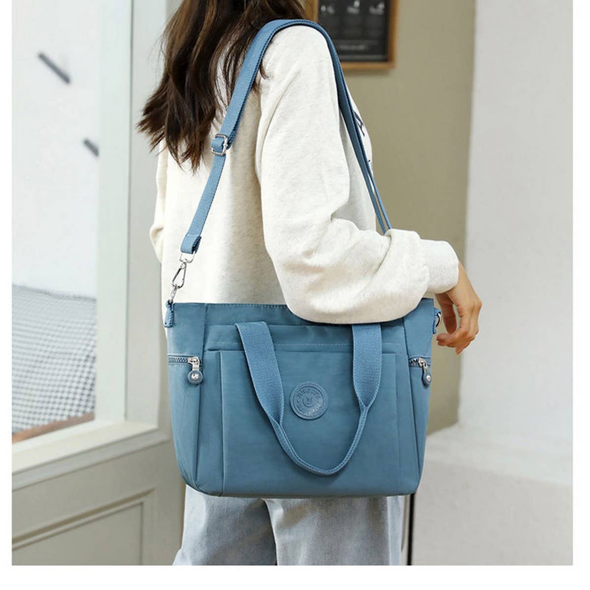 LARGE CAPACITY OUTDOOR SHOULDER MESSENGER BAG_CWAB3519