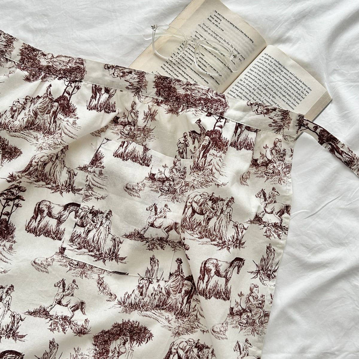 RETRO HALF LENGTH LANDSCAPE APRON_CWMM5834