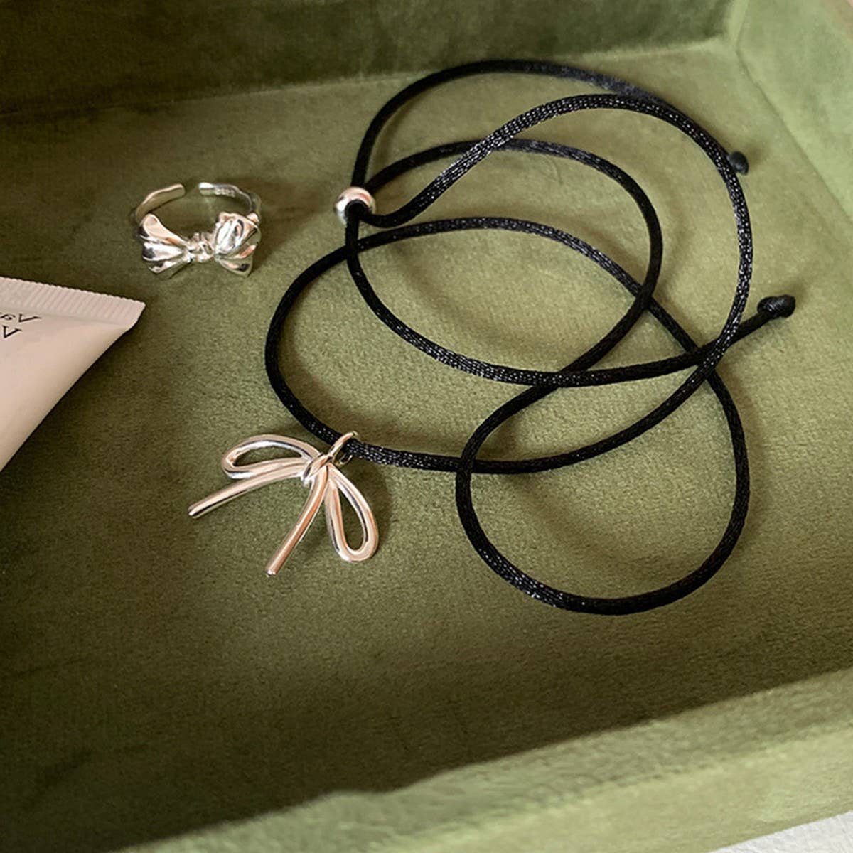 SWEET AND CUTE BOW DRAWSTRING NECKLACE FOR WOMEN_CWAJE3078