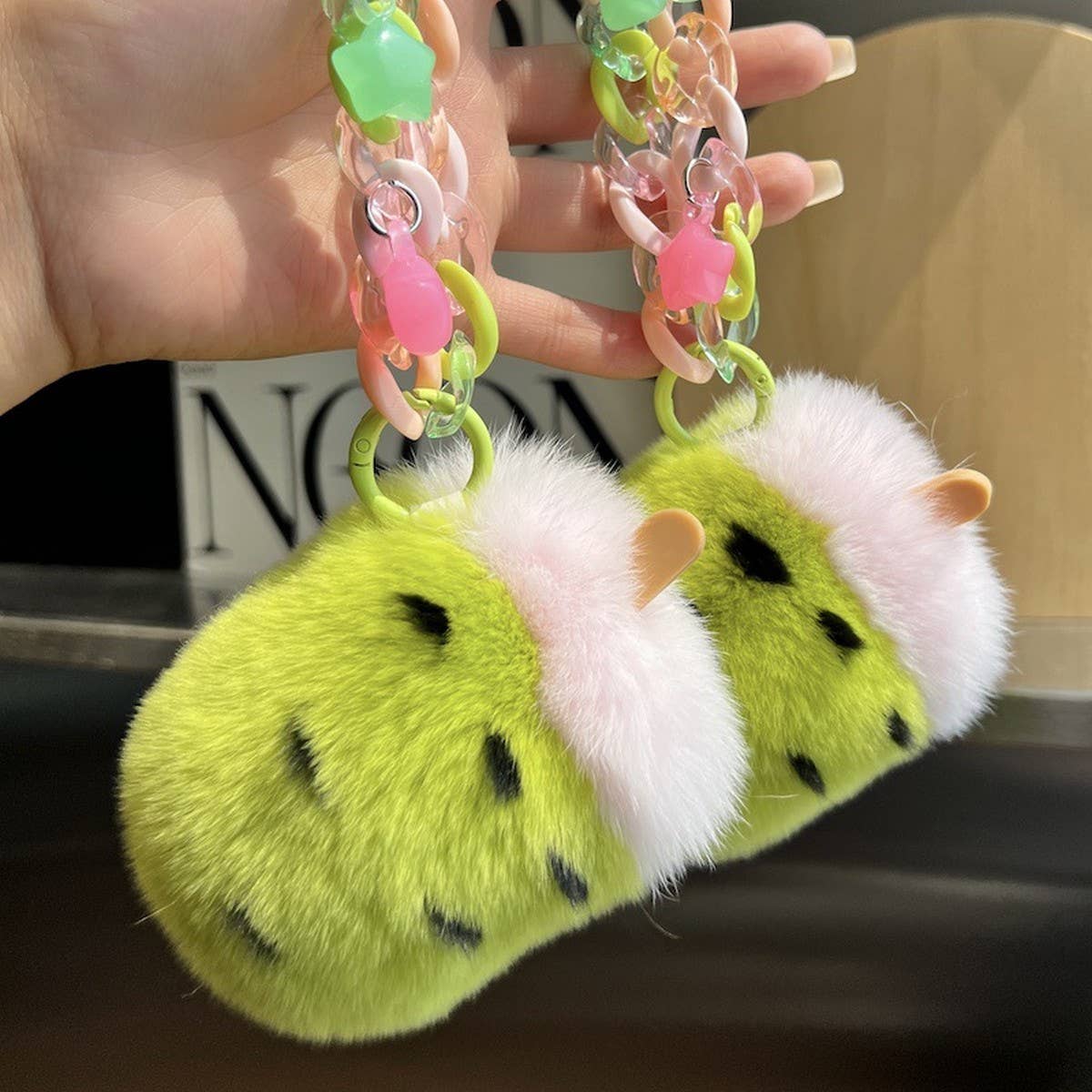 CUTE CREATIVE ICE CREAM CAR KEYCHAIN PENDANT_CWMM2582