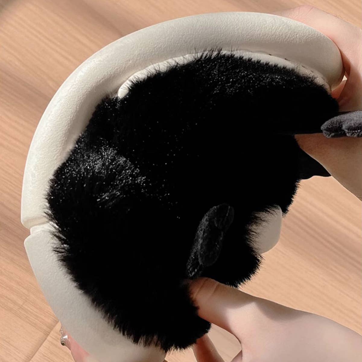 Women Coal Ball Home Shoes Plush Warm Slippers