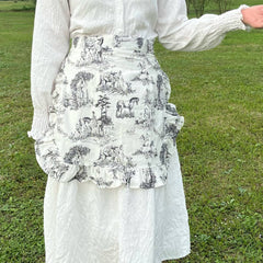 LANDSCAPE PAINTING HALF LENGTH LOLITA APRON_CWMM5820