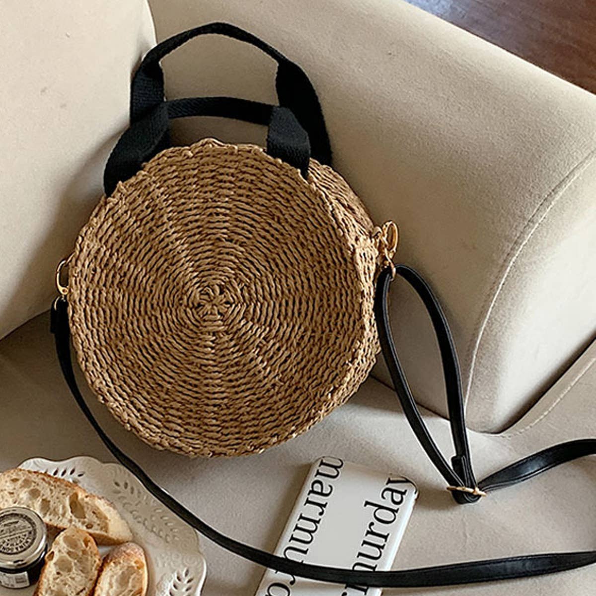 ROUND CROSSBODY BEACH STRAW BAG_CWAB1875