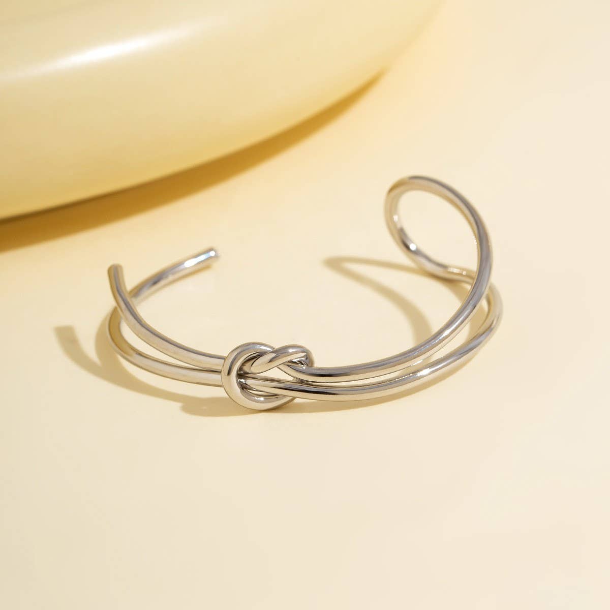 SIMPLE DOUBLE LAYER HOLLOW KNOTTED OPEN BRACELET_CWMM3101