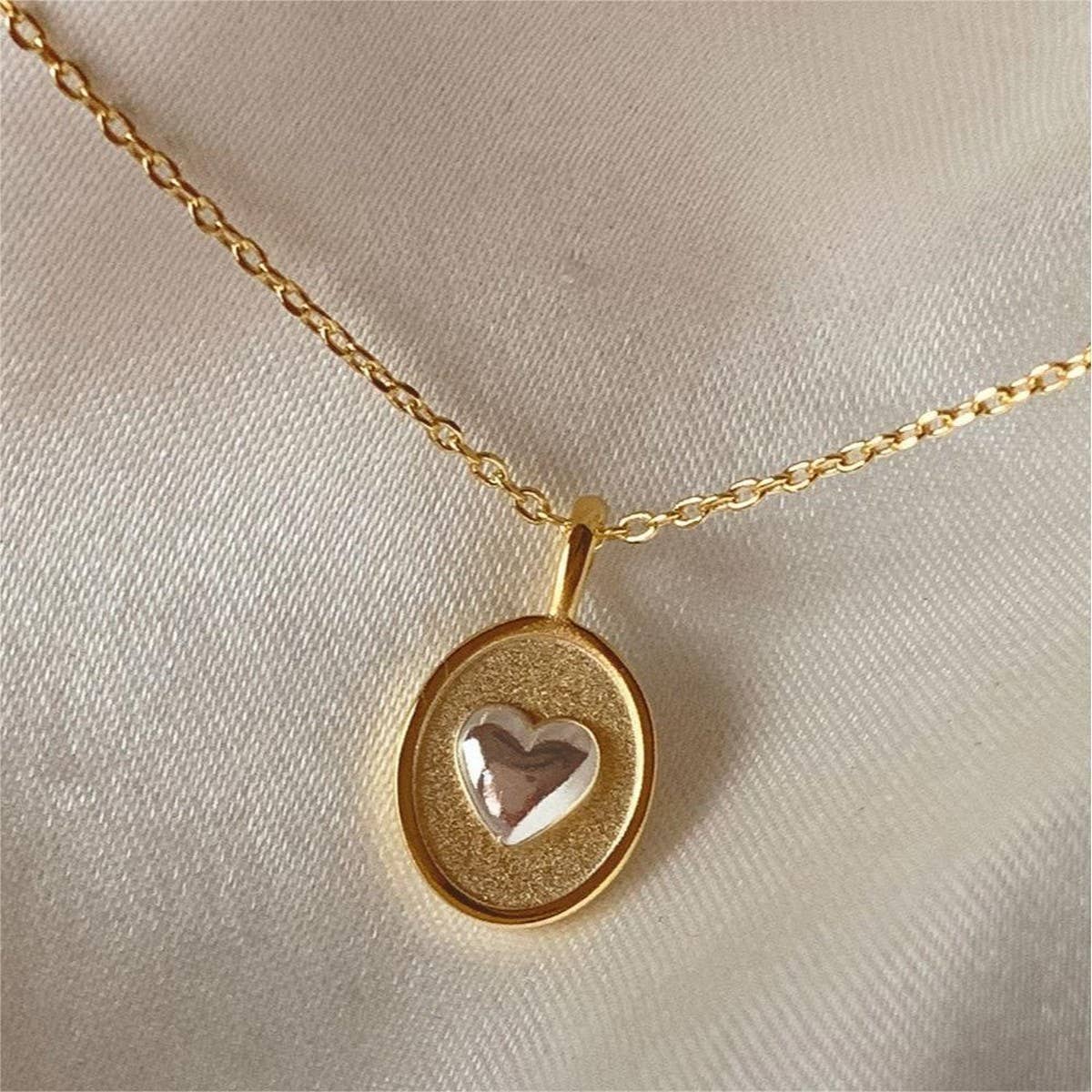 Womens Two-Tone Heart Oval Pendant Necklace_Cwmm5556