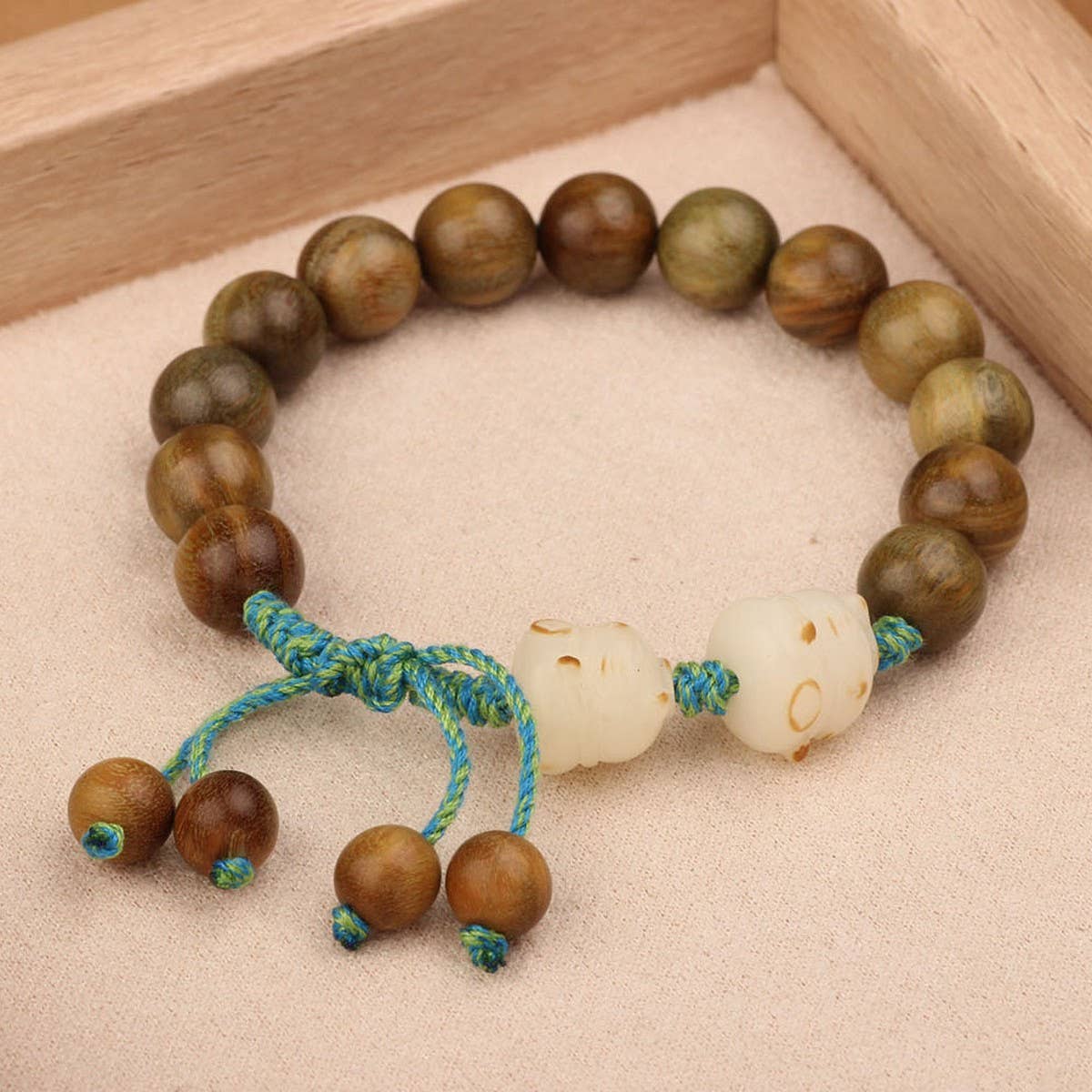 Womens Green Sandalwood Bodhi Bracelet