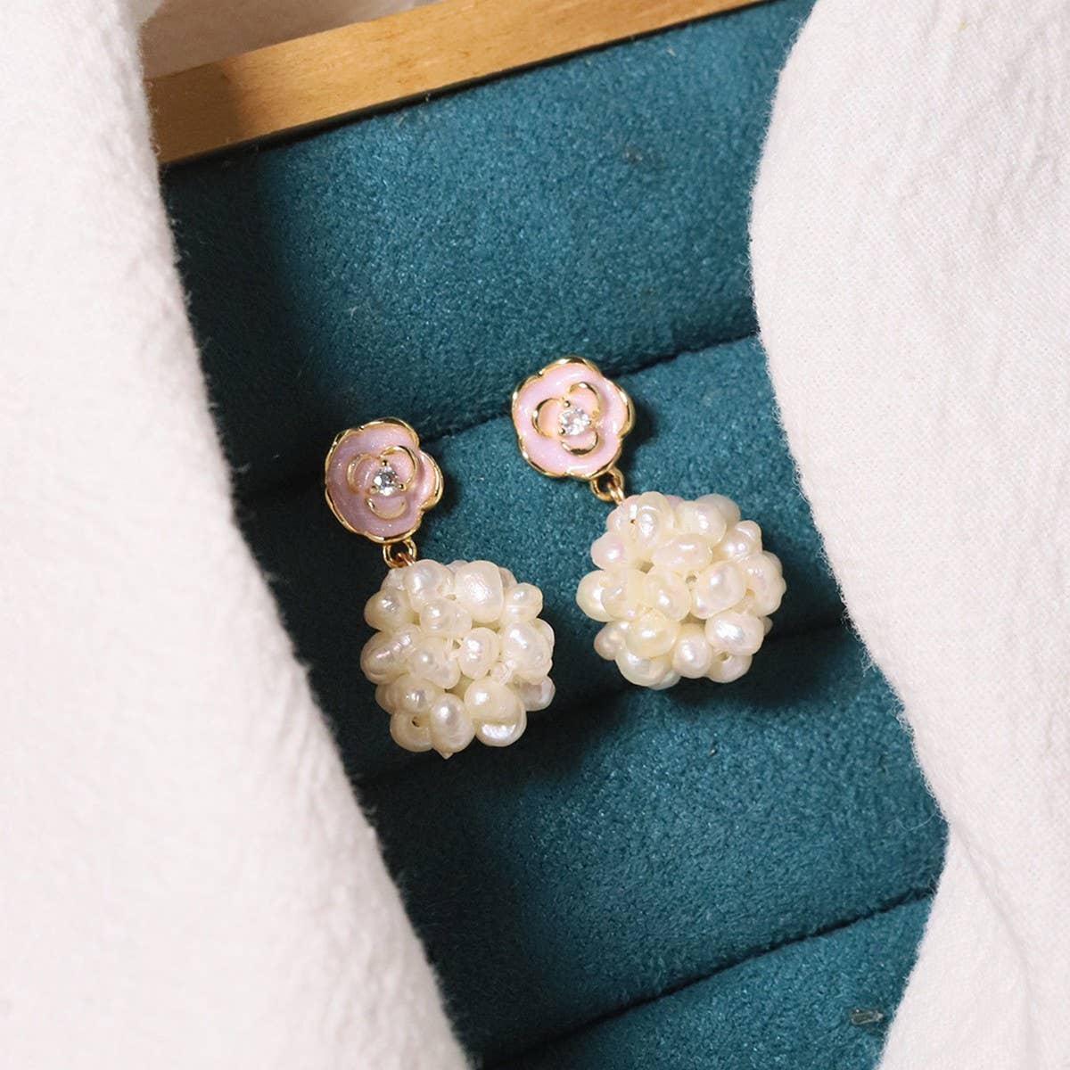 RETRO FASHION ZIRCON ROUND PEARL EARRINGS_CWAJE3792