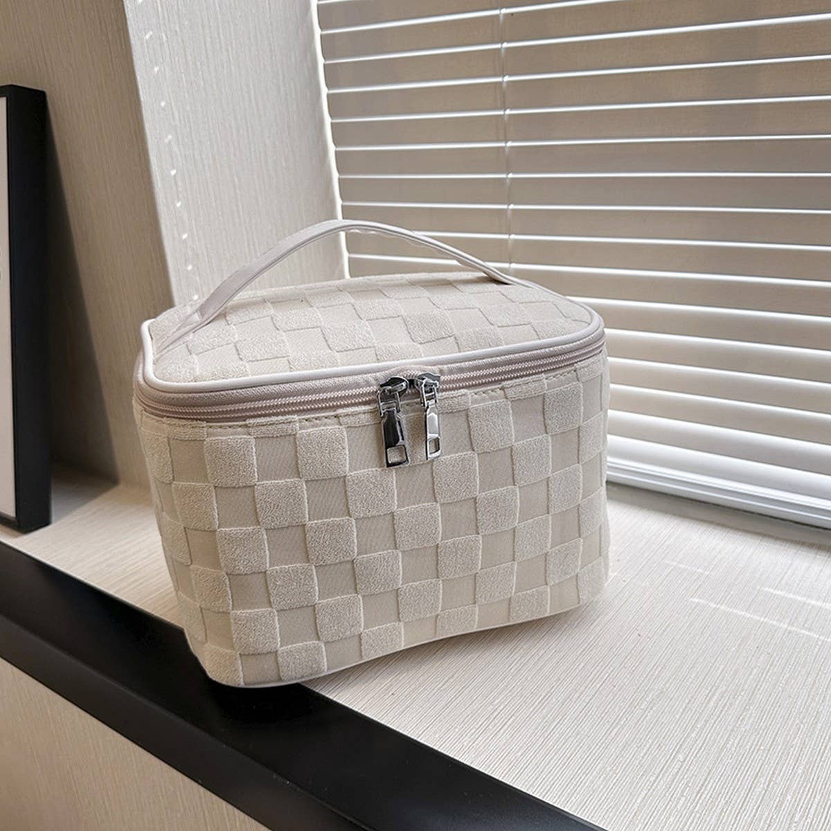 NEW LATTICE HIGH END LARGE CAPACITY COSMETIC BAG_CWAB4407