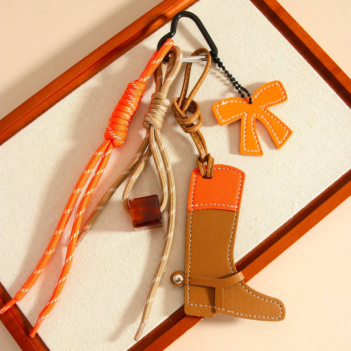 Western Horse Keychain With Beads Bow_Cwmm7824