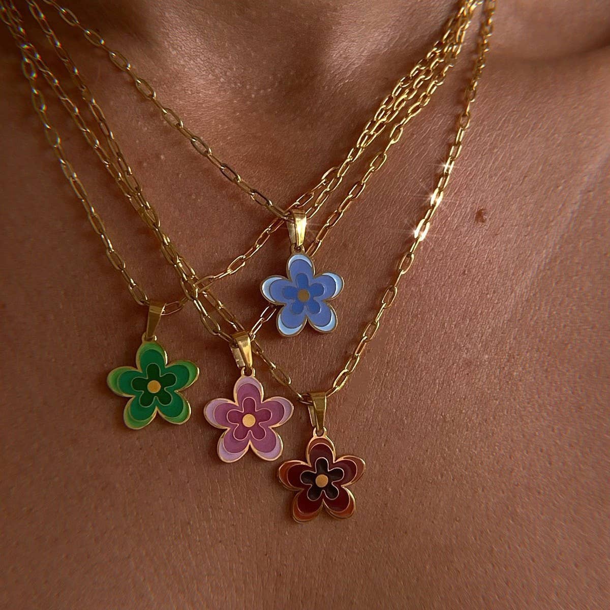 MULTI LAYERED OIL DRIPPING FLOWER PENDANT NECKLACE_CWMM3825