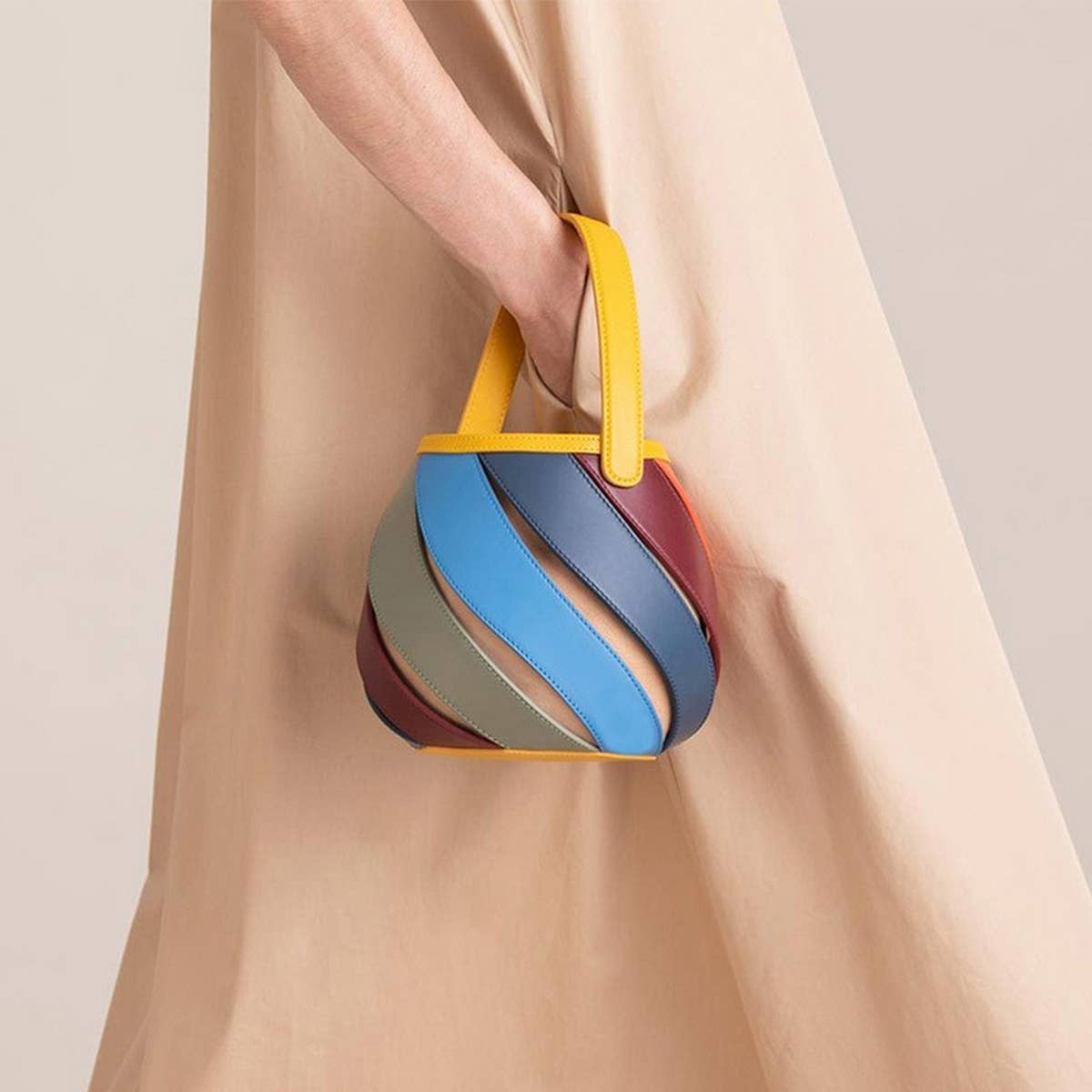 CYLINDRICAL CONTRASTING COLOR PATCHWORK BUCKET BAG_CWAB1929