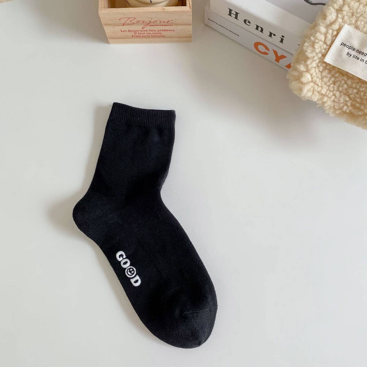 NEW AUTUMN AND WINTER LETTER SMILEY FACE SOCKS_CWMS0909