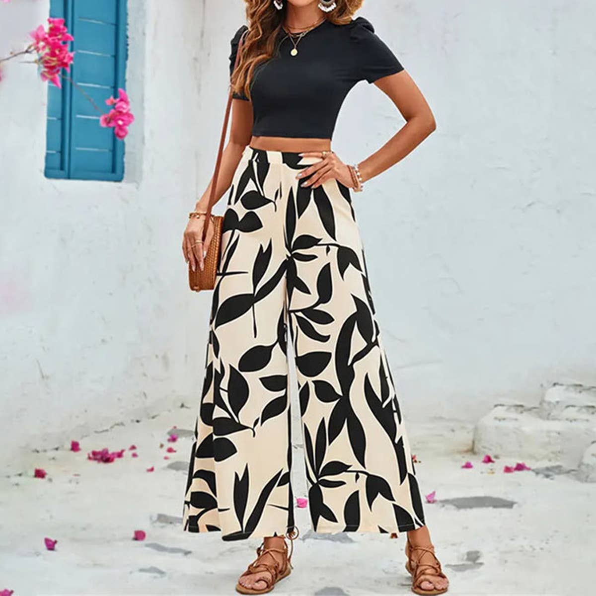 Tight-Fitting Crop T-Shirt Printed Trouser Suit