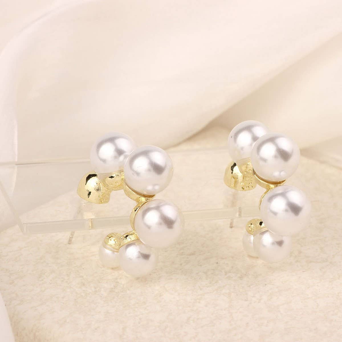 NEW SIMPLE HOLLOW FLOWER ENAMEL EARRINGS_CWAJE3991