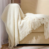 KNITTED SOFT BLANKET WITH TASSELS_CWMM0206