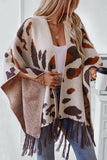 Cwocas0046_Contrast Leopard Print Knitted Fringed Cape