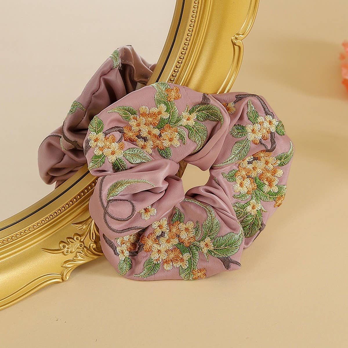 EMBROIDERED HAIR TIE FOR ELEGANT TRADITIONAL WEAR_CWAHA5413