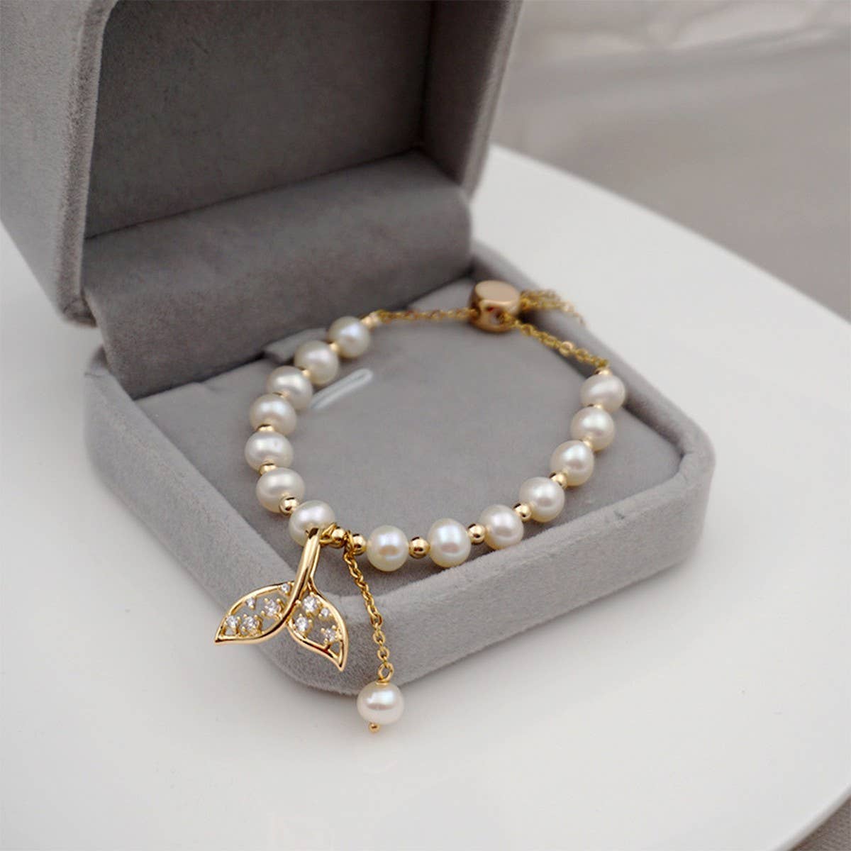 FRESHWATER PEARL SIMPLE VINTAGE BRACELET_CWAJE1683