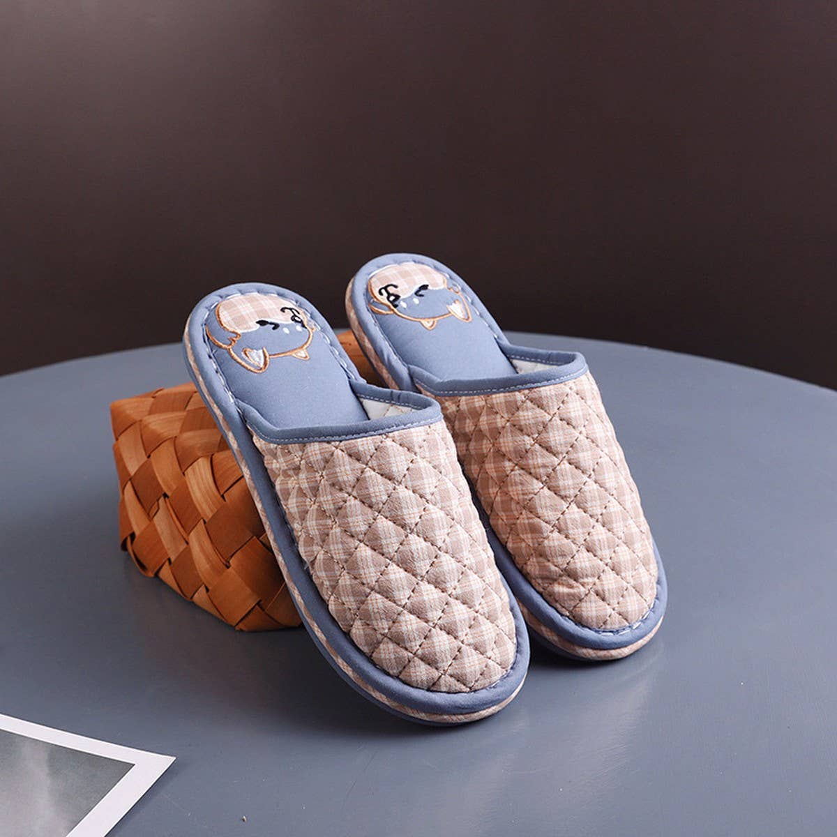 PLAID CARTOON CLOSED TOE HOME SLIPPERS_CWSHF0207