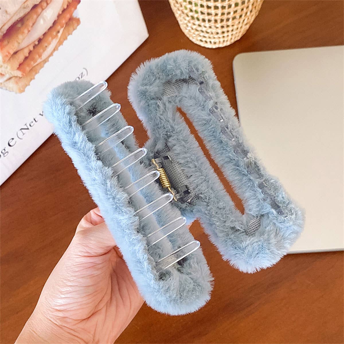 FAUX RABBIT FUR HAIR CLAW ELEGANT WINTER STYLE_CWABE0198